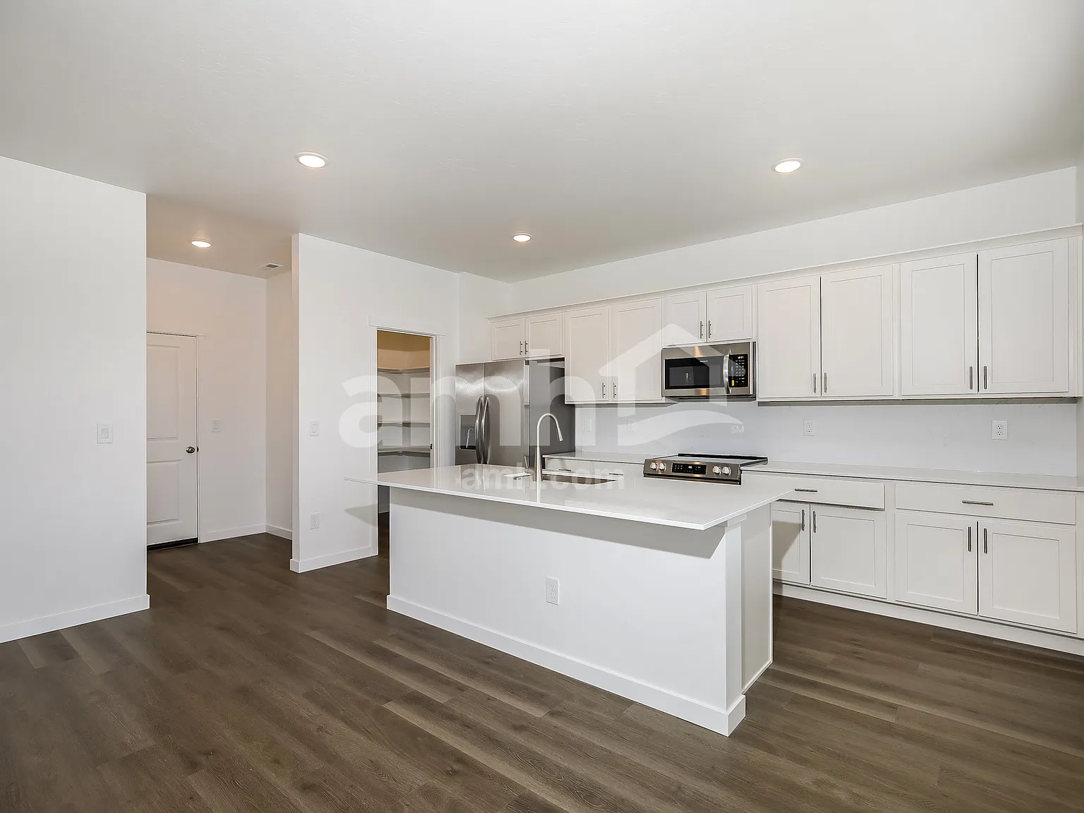 5 bed, 3.0 bath, 2578 sqft, $2,855 — Photo 3