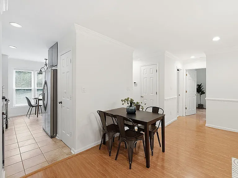 101 Thomas Ln #B1 — Photo 14