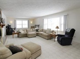 1457 W Gull Lake Dr, Richland, MI 49083
