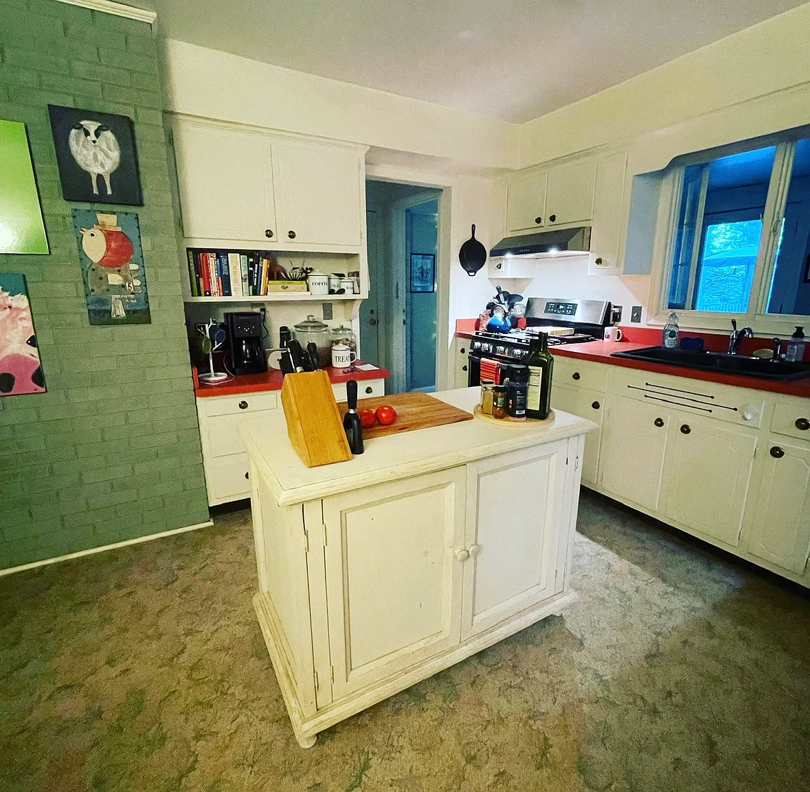 1303 Alderman Dr — Photo 4