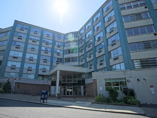 101 Mulberry St APT 109, Springfield, MA 01105