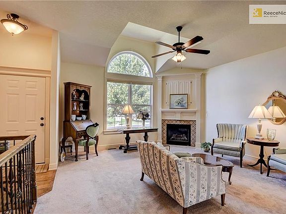 As you enter the property you are greeted by a hardwood floor entry and this spacious Living Room with tall ceilings which offers a light and bright environment.