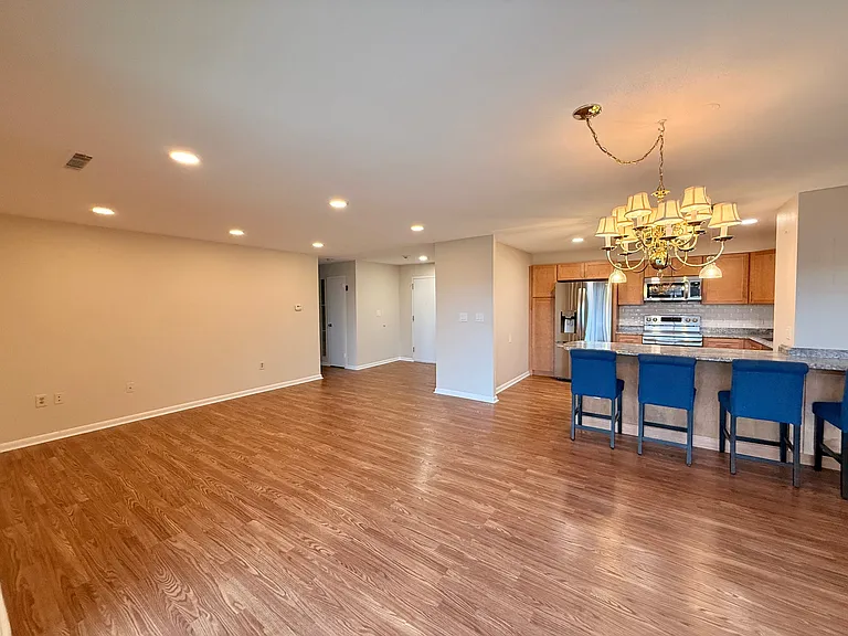 1000 Paradise Rd N #3R — Photo 3