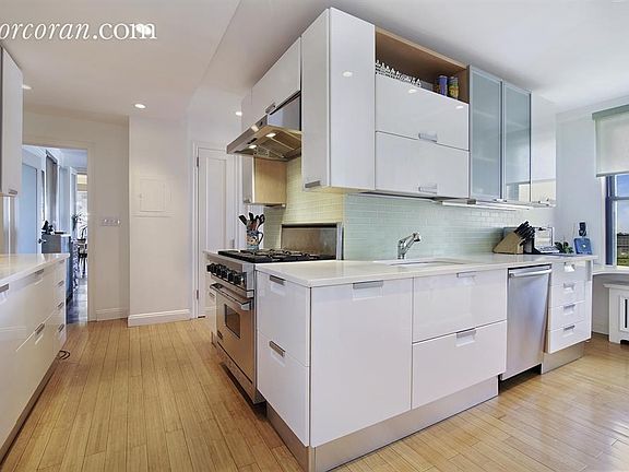 2nd image of 135 Eastern Pkwy APT 12B