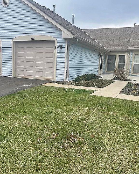 1st image of 122 Oak Creek Pl