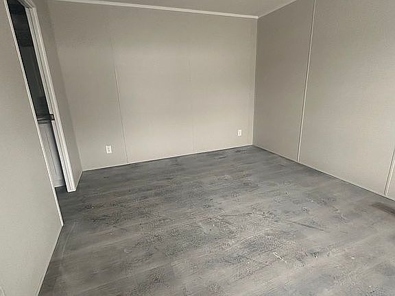 4th image of 14787 Apple Dr