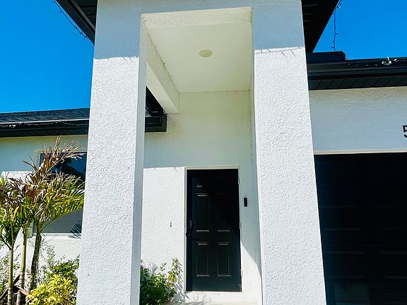 3rd image of 5207 26th St SW