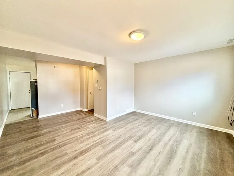 2519 Jellison St — Photo 5