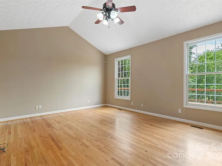 113 Caldonia Dr — Photo 26