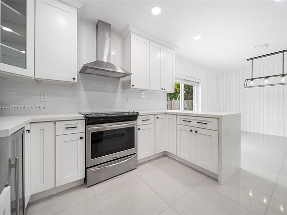 4th image of 11855 SW 102nd St