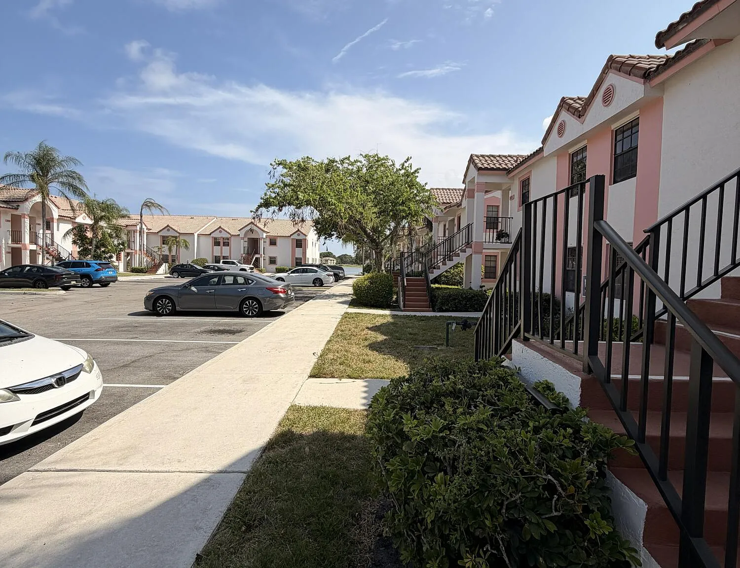 2 bed, 2.0 bath, 935 sqft, $2,700 — Photo 4