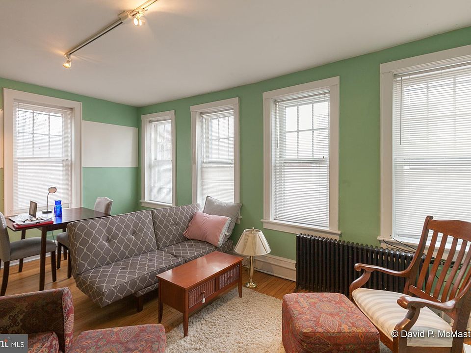 1st image of 216 W King St