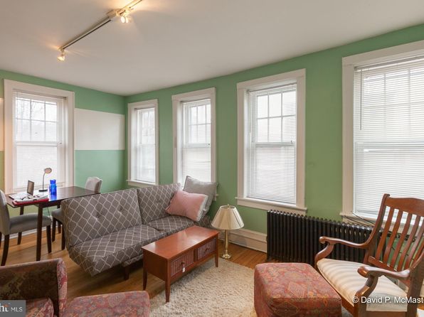 216 W King St