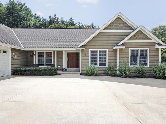 3rd image of 5521 Martini Ln