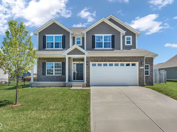 2239 Summer Shore Dr, Greenwood, IN 46143