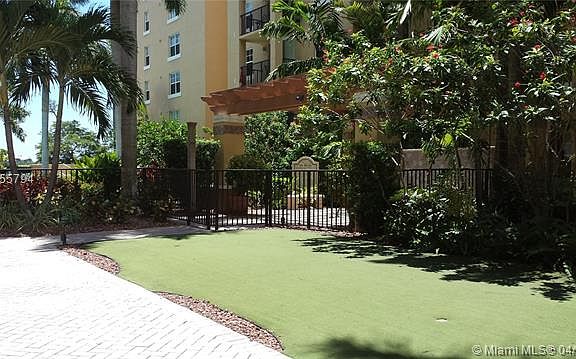 4th image of 1801 N Flagler Dr APT 916