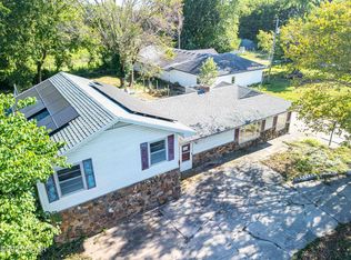 1895 Industrial Dr, Neosho, MO 64850