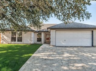 6610 Glen Falls Dr, Arlington, TX 76001