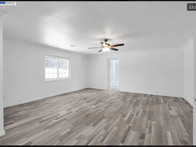 1146 Lewis Ave — Photo 11