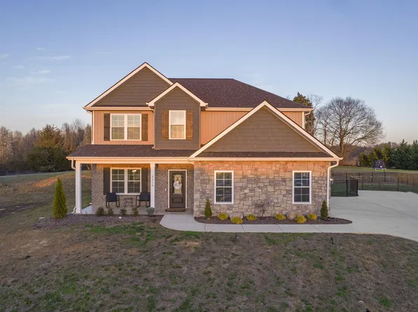 2315 Haystack Cir, Piney Flats, TN 37686