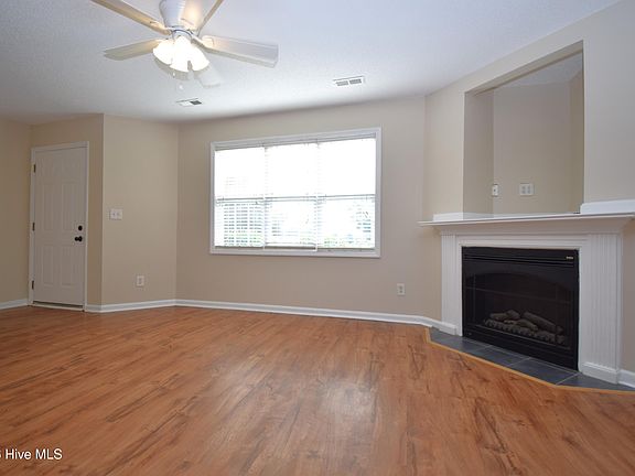 4th image of 2380 Vineyard Dr APT J1