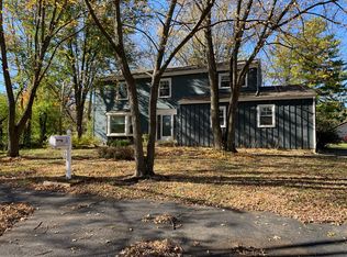 1412 S Batavia Ave, Geneva, IL 60134