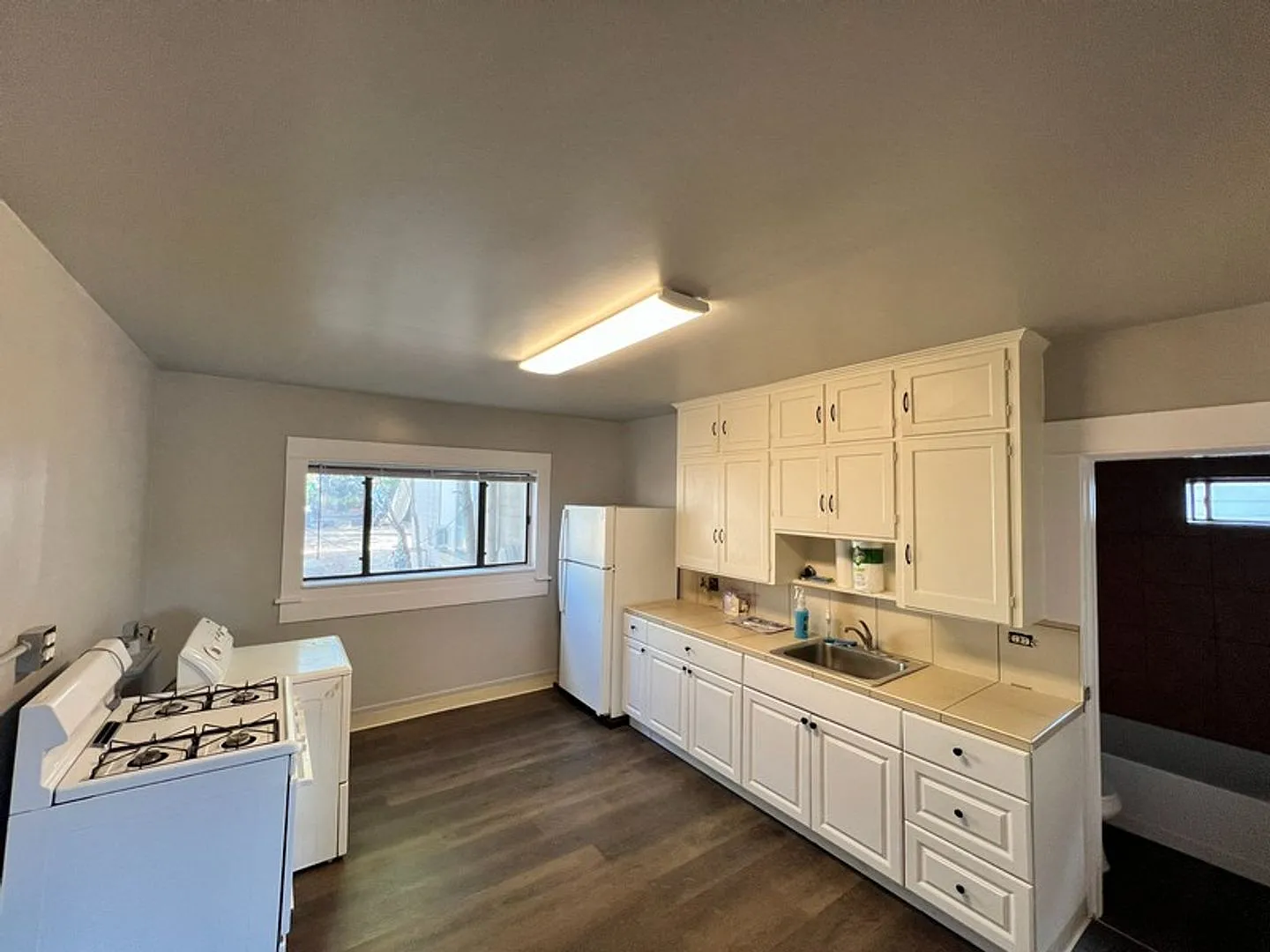 Charming Two Bedroom Duplex in Sparks — Photo 4