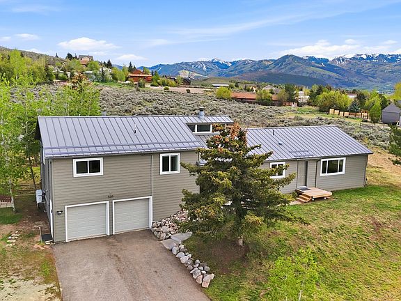 5th image of 530 E Highland Dr