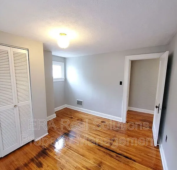 695 S Eureka Ave — Photo 14