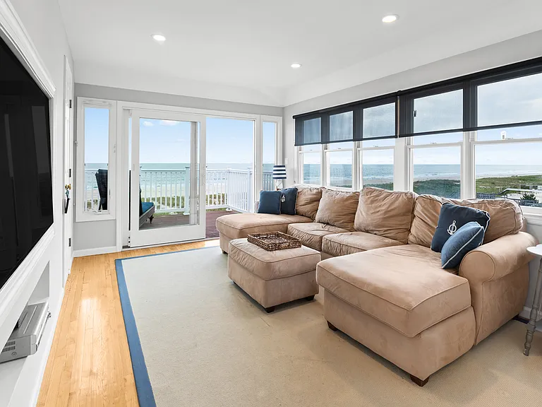 863 Dune Rd — Photo 19