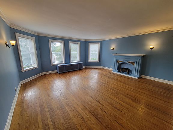 2nd image of 6151 N Mozart St APT 3