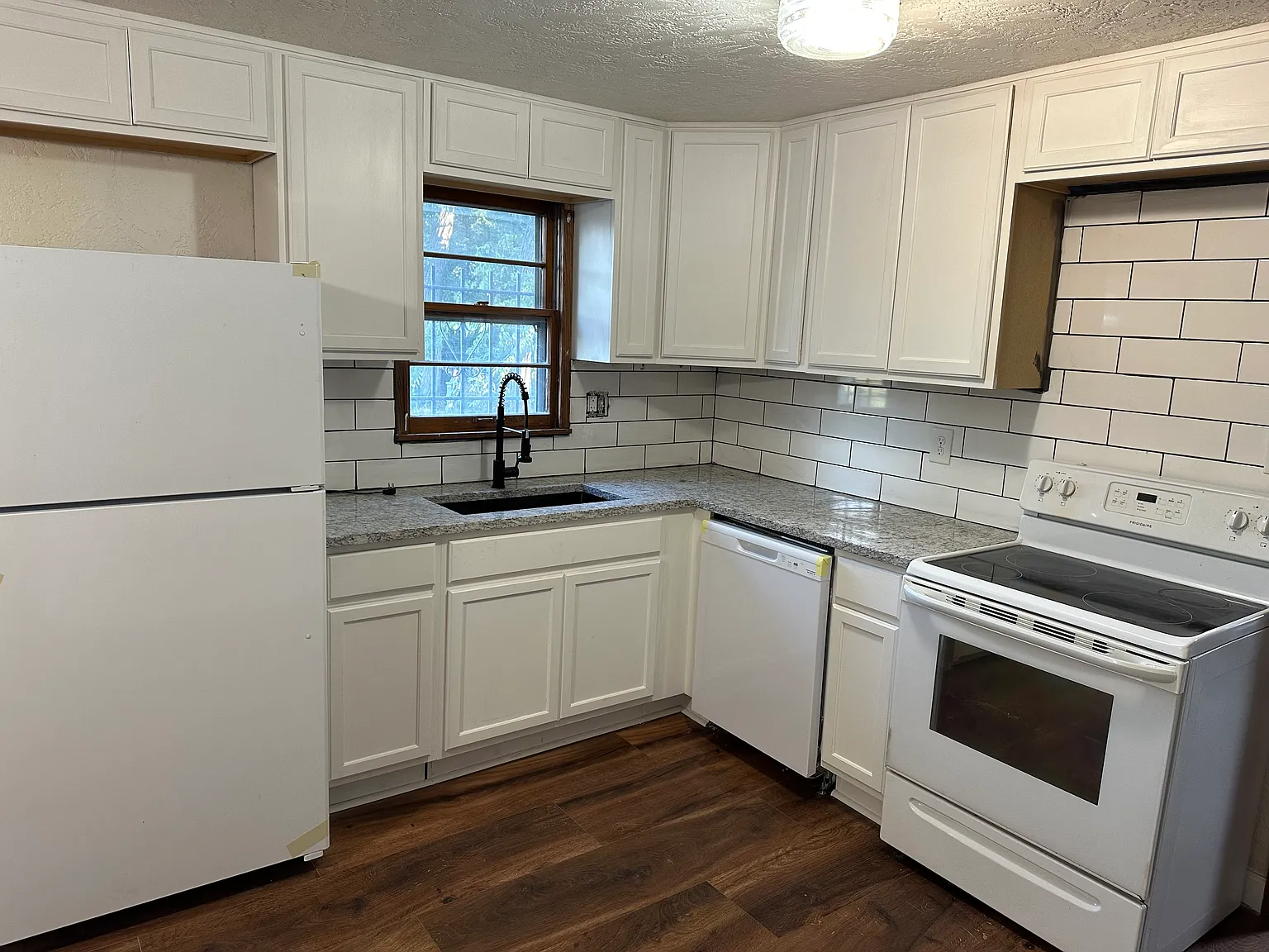 2 bed, 864 sqft, $1,275 — Photo 2