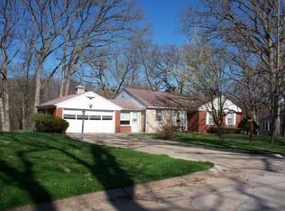 2549 Surrey Rd, Burlington, IA 52601