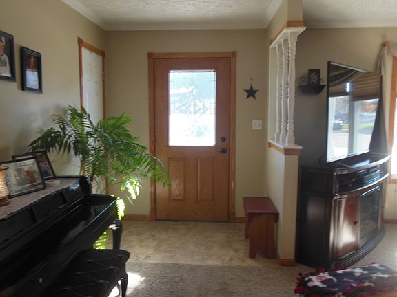5th image of 1021 E East St