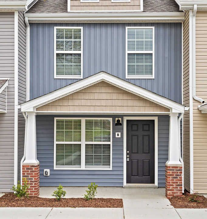 1st image of 645B Stowe Ct