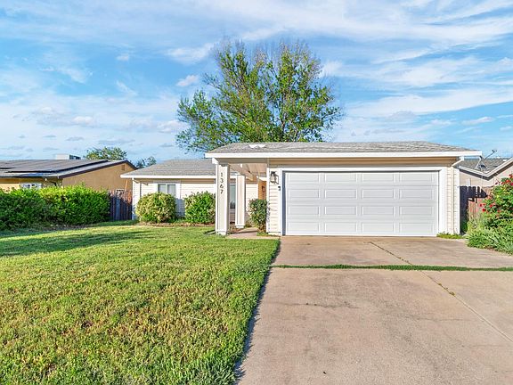 4th image of 1367 Val Dr