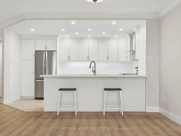 7601 Bathurst St #1003 — Photo 13
