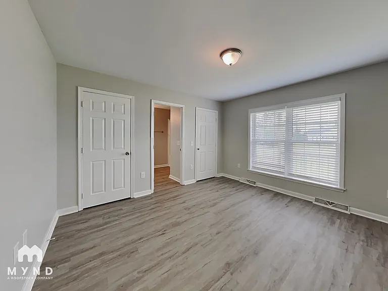 215 Clear Water Dr — Photo 10