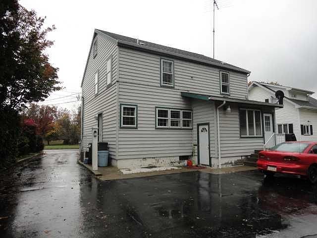 2nd image of 1007 W Main St