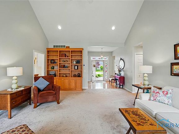 5th image of 210 Willowood Cir