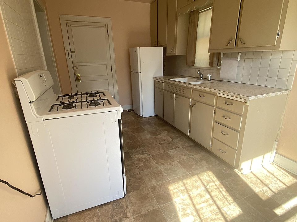 1st image of 715 E Harney St APT 1