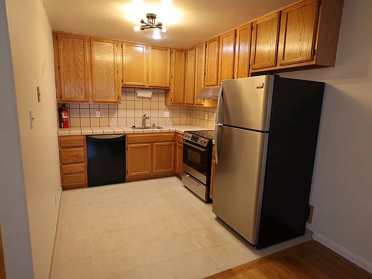 222 21st Ave #1 — Photo 2