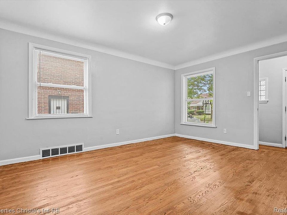 20220 Glastonbury Rd, photo 6