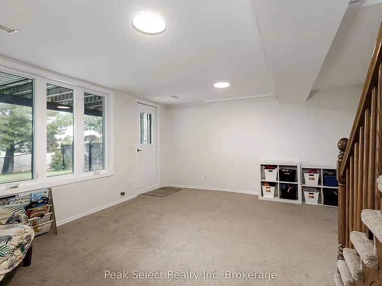 7 Hillside Ct — Photo 22