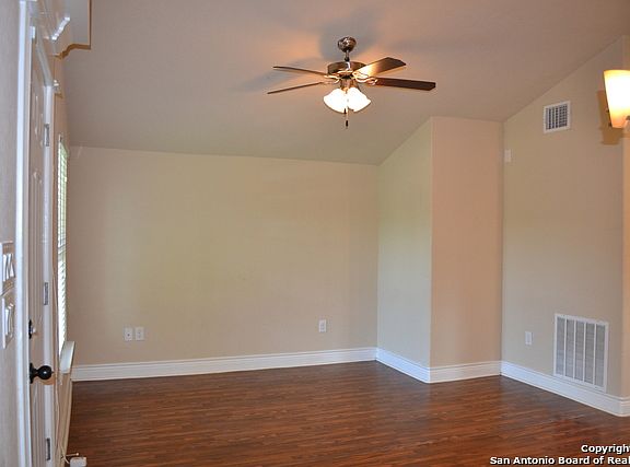 3rd image of 3014 Pitluk Ave