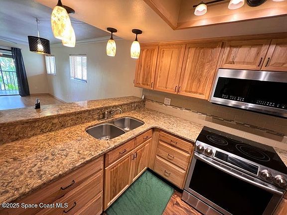 2nd image of 505 Landings Way APT 12
