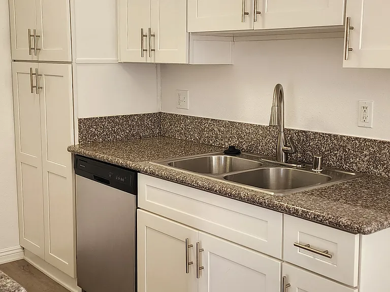 Hunt Pk Apartments — Photo 16
