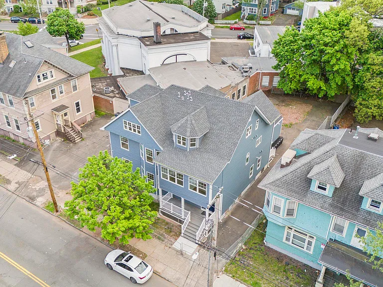 1546 Chapel St #3 — Photo 2