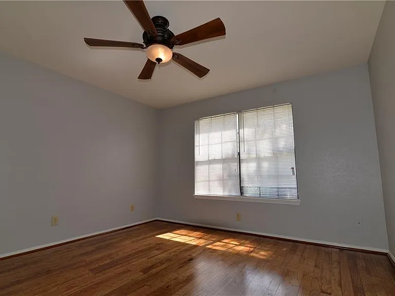 4309 Jenning Ct — Photo 4