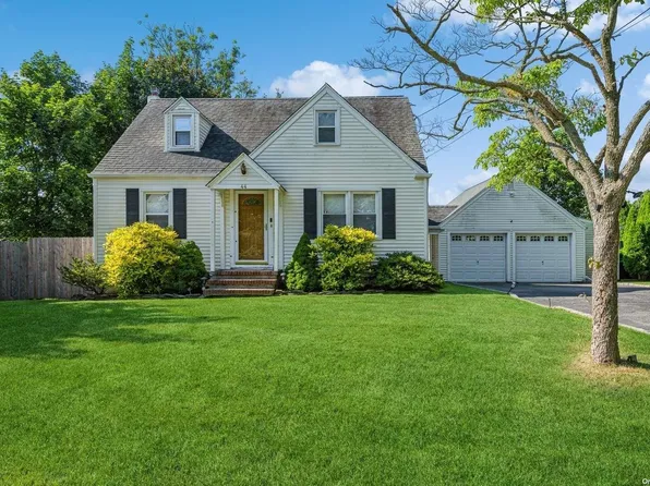 44 Lieper Street, South Huntington, NY 11746